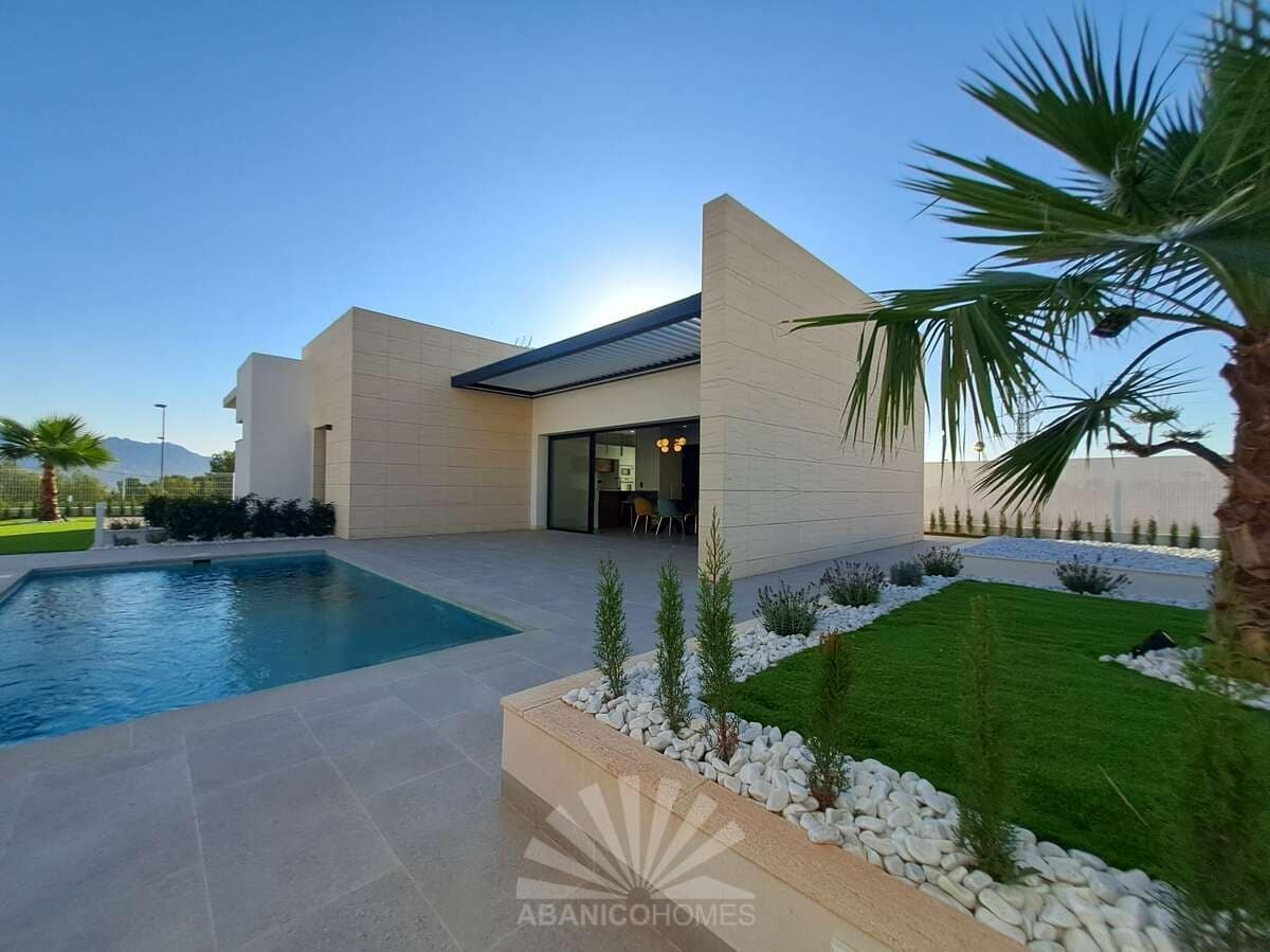 3 bedroom Villa for sale in Polop with pool - € 549,000 (Ref: 9819761)