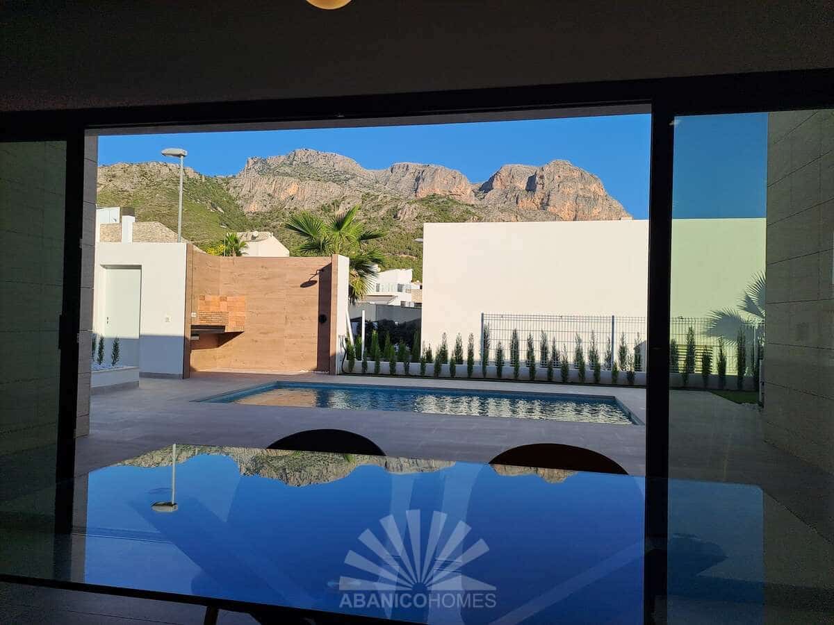 3 bedroom Villa for sale in Polop with pool - € 549,000 (Ref: 9819761)