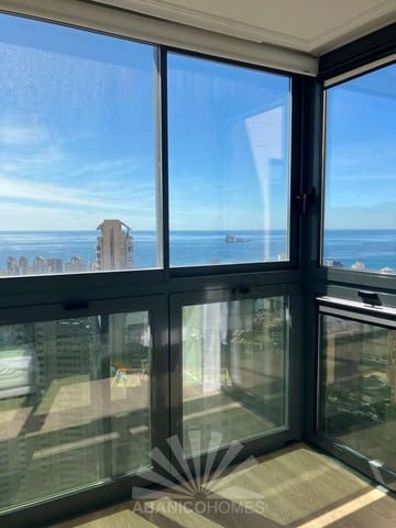 3 soverom Kjedet enebolig til leie i Juzgados - Plaza de Toros, Benidorm med svømmebasseng garasje - € 3 000 (Ref: 9986235)