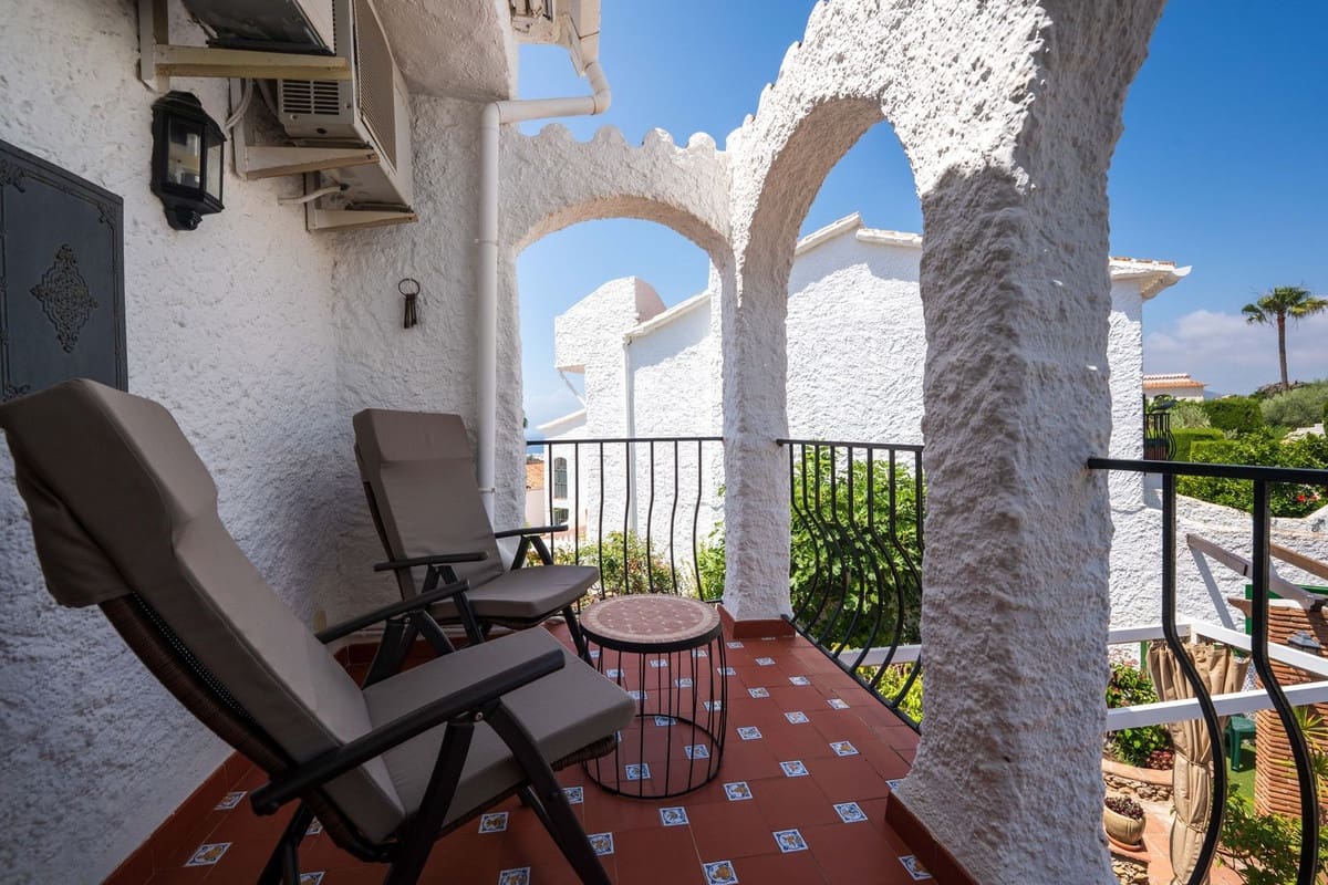 Pareado de 2 habitaciones en Nerja en venta con piscina - 495.000 € (Ref: 10103483)