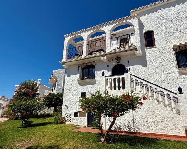 Pareado de 2 habitaciones en Capistrano, Nerja en venta - 495.000 € (Ref: 10103483)