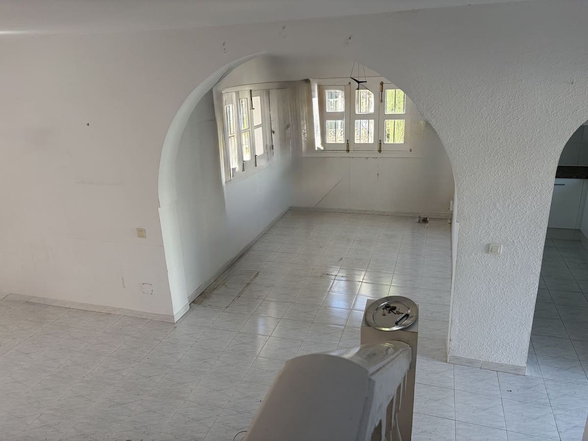 5 quarto Moradia para venda em Nerja com piscina garagem - 380 000 € (Ref: 10161867)