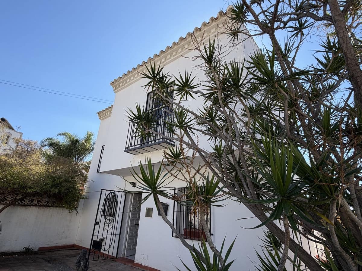 5 quarto Moradia para venda em Nerja com piscina garagem - 380 000 € (Ref: 10161867)