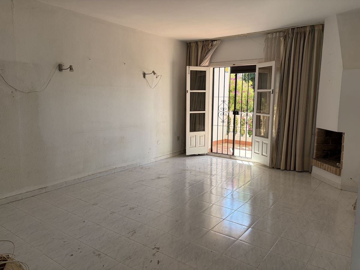 5 quarto Moradia para venda em Nerja com piscina garagem - 380 000 € (Ref: 10161867)