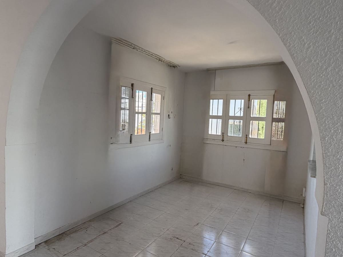5 quarto Moradia para venda em Nerja com piscina garagem - 380 000 € (Ref: 10161867)
