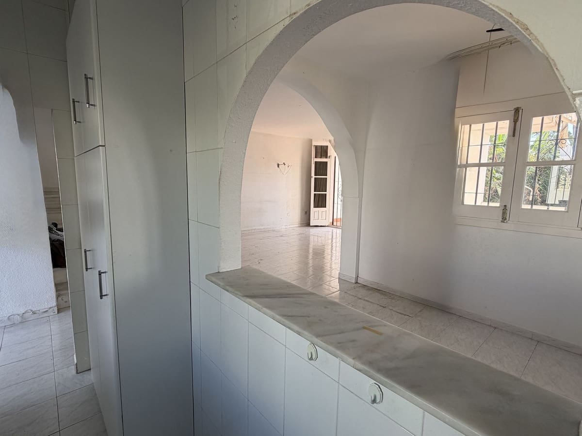 5 quarto Moradia para venda em Nerja com piscina garagem - 380 000 € (Ref: 10161867)