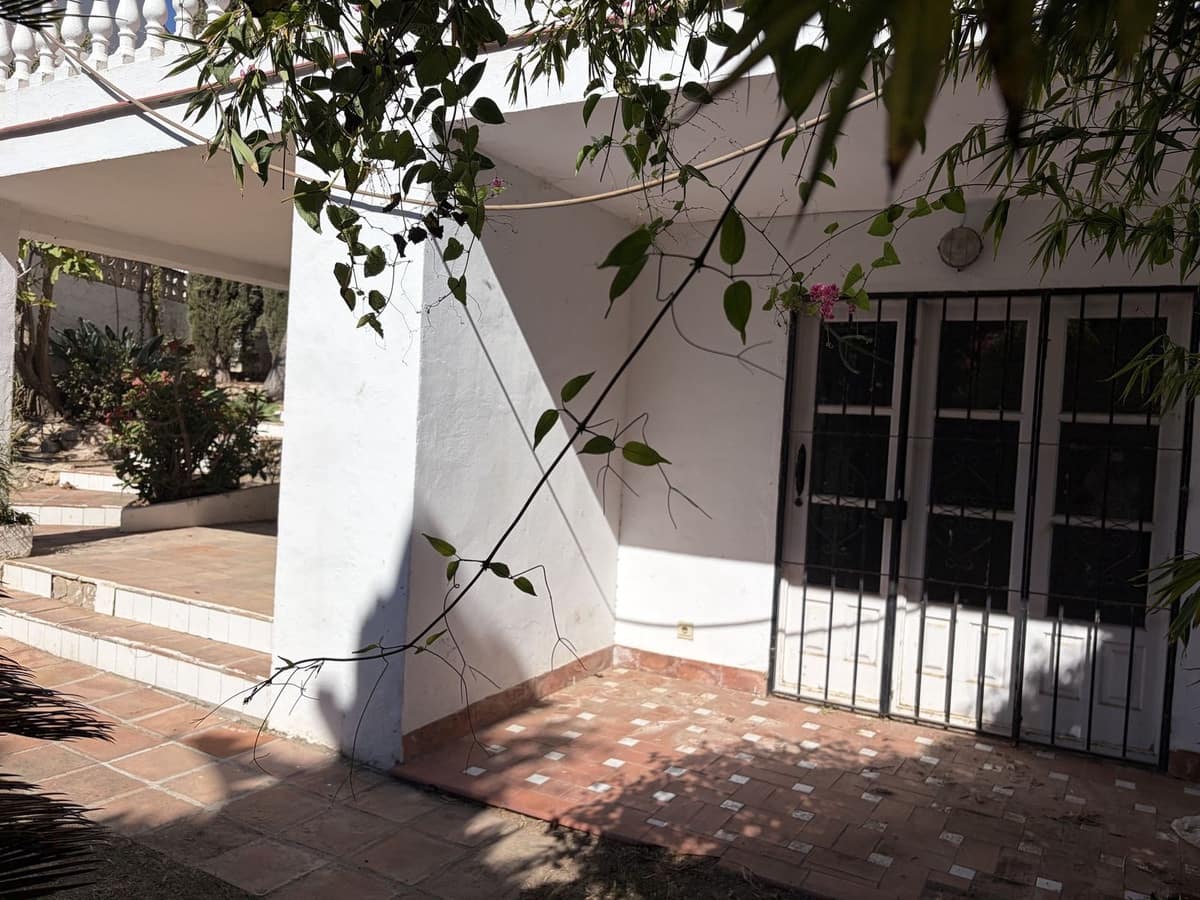 5 quarto Moradia para venda em Nerja com piscina garagem - 380 000 € (Ref: 10161867)