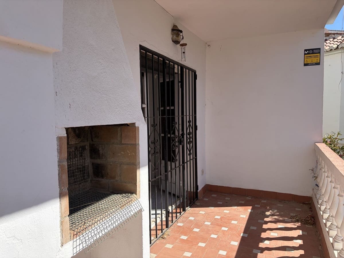 5 quarto Moradia para venda em Nerja com piscina garagem - 380 000 € (Ref: 10161867)