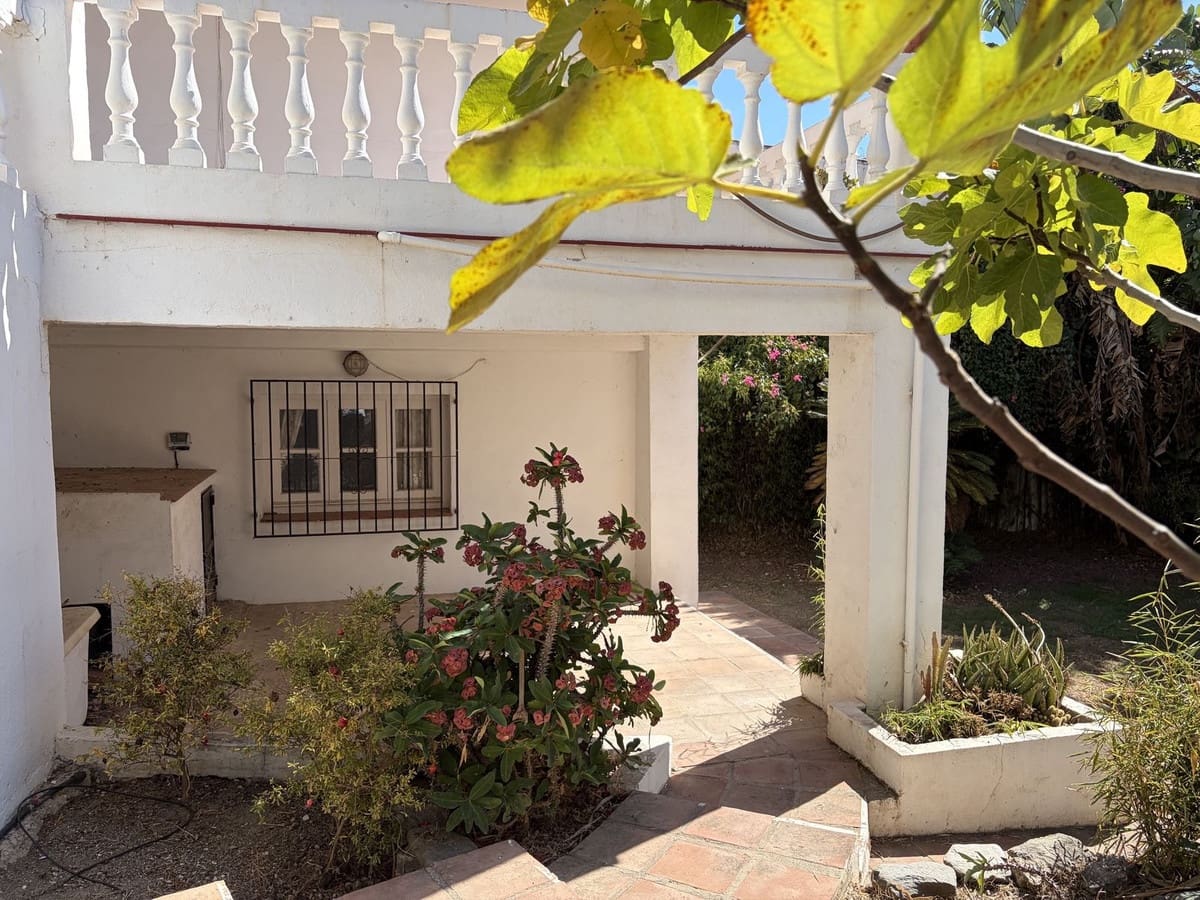 5 quarto Moradia para venda em Nerja com piscina garagem - 380 000 € (Ref: 10161867)
