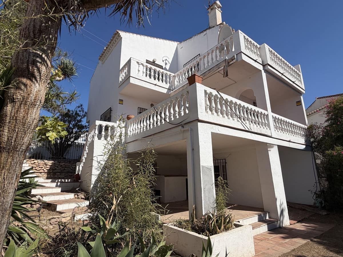 5 quarto Moradia para venda em Nerja com piscina garagem - 380 000 € (Ref: 10161867)