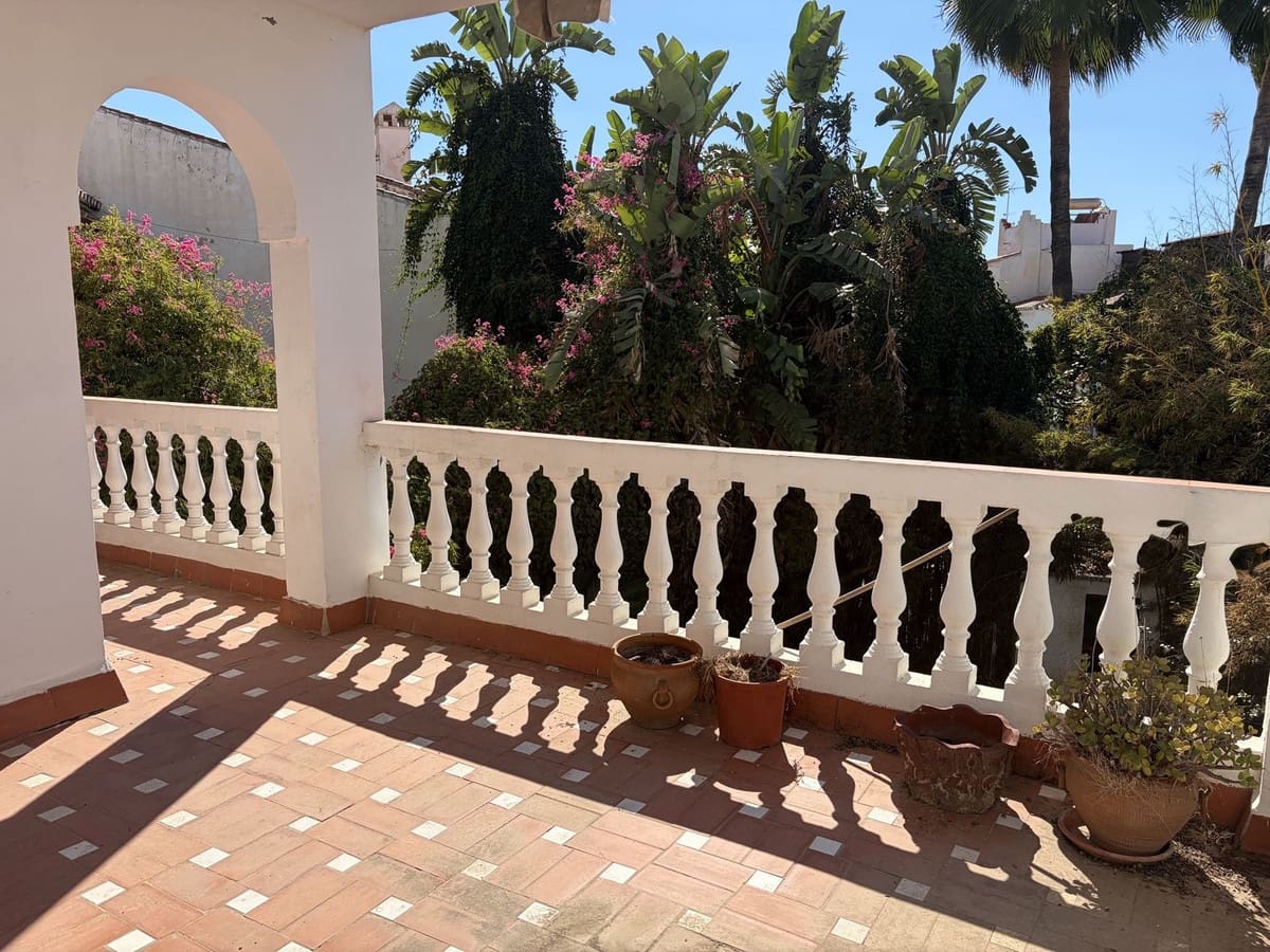 5 quarto Moradia para venda em Nerja com piscina garagem - 380 000 € (Ref: 10161867)