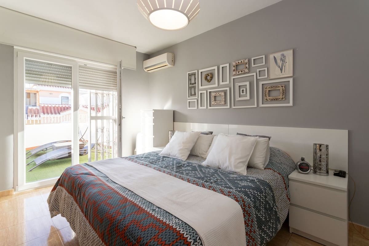 4 soveværelse Byhus til salg i Torrox-Costa med swimmingpool - € 399.000 (Ref: 7948555)