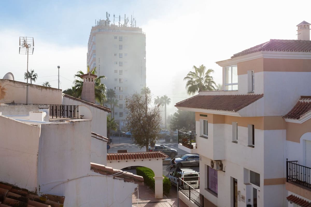 4 soveværelse Byhus til salg i Torrox-Costa med swimmingpool - € 399.000 (Ref: 7948555)