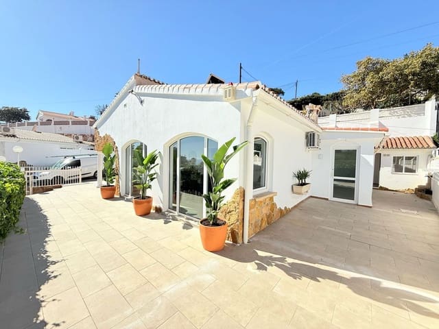 3 bedroom Villa for sale in El Peñoncillo, Torrox with pool garage - € 450,000 (Ref: 9444038)