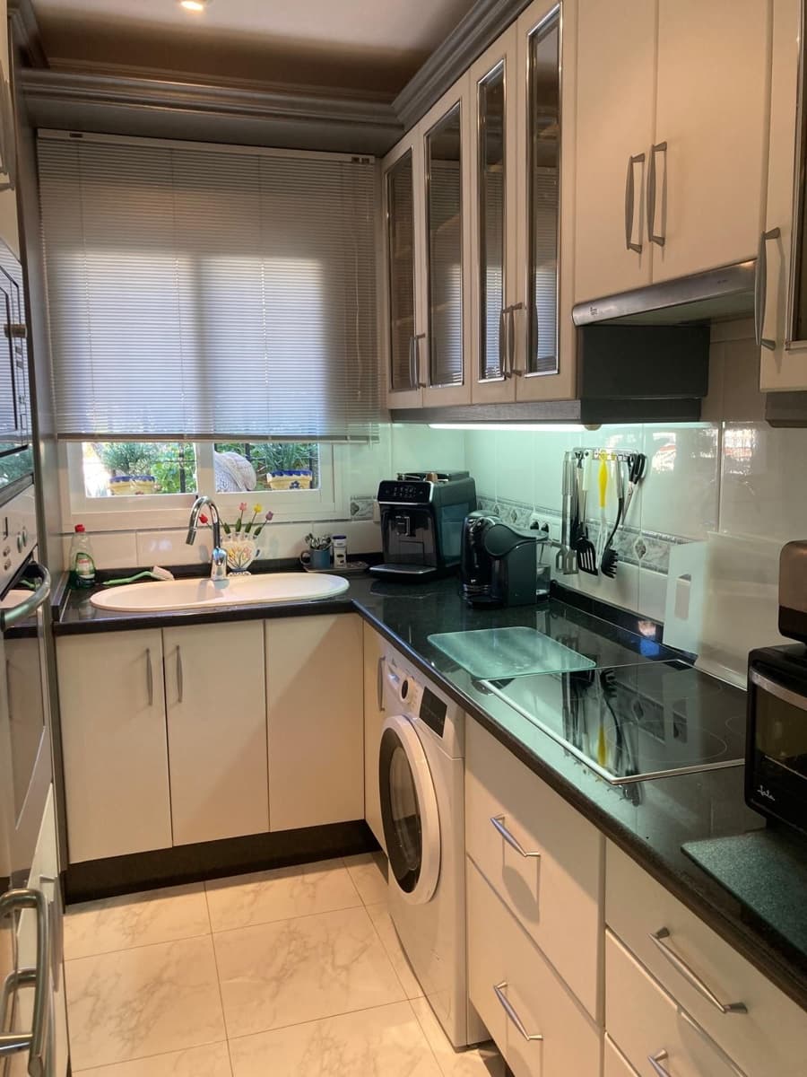 2 slaapkamer Halfvrijstaande villa te koop in Torrox-Costa met zwembad garage - € 340.000 (Ref: 9640674)