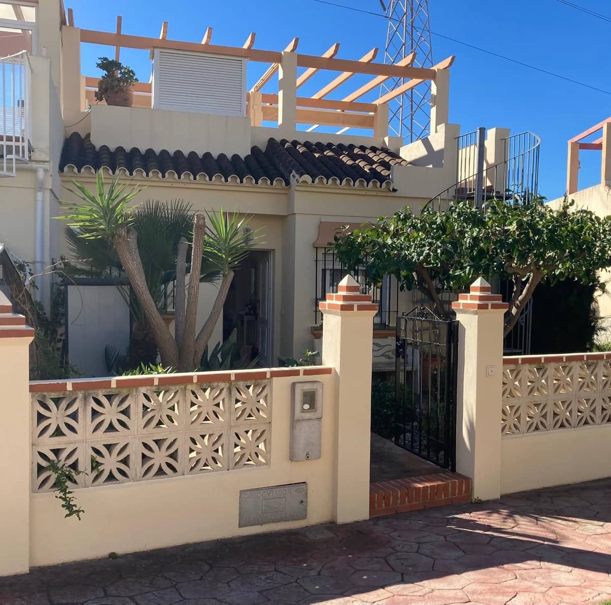 2 slaapkamer Halfvrijstaande villa te koop in Torrox-Costa met zwembad garage - € 340.000 (Ref: 9640674)