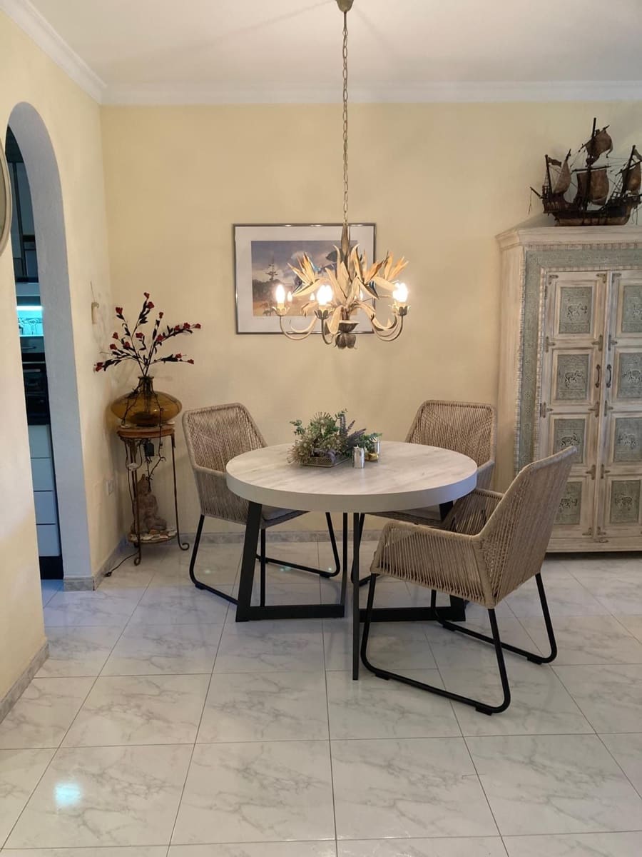 2 slaapkamer Halfvrijstaande villa te koop in Torrox-Costa met zwembad garage - € 340.000 (Ref: 9640674)