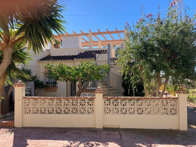 2 soverom Kjedet enebolig til salgs i Torrox Park, Torrox med svømmebasseng garasje - € 299 000 (Ref: 9640674)