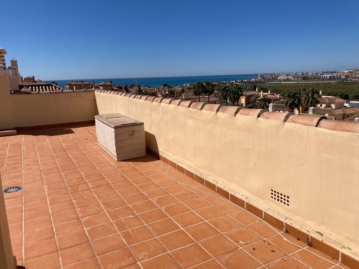 2 slaapkamer Penthouse te koop in Caleta de Velez met zwembad garage - € 485.000 (Ref: 9782200)