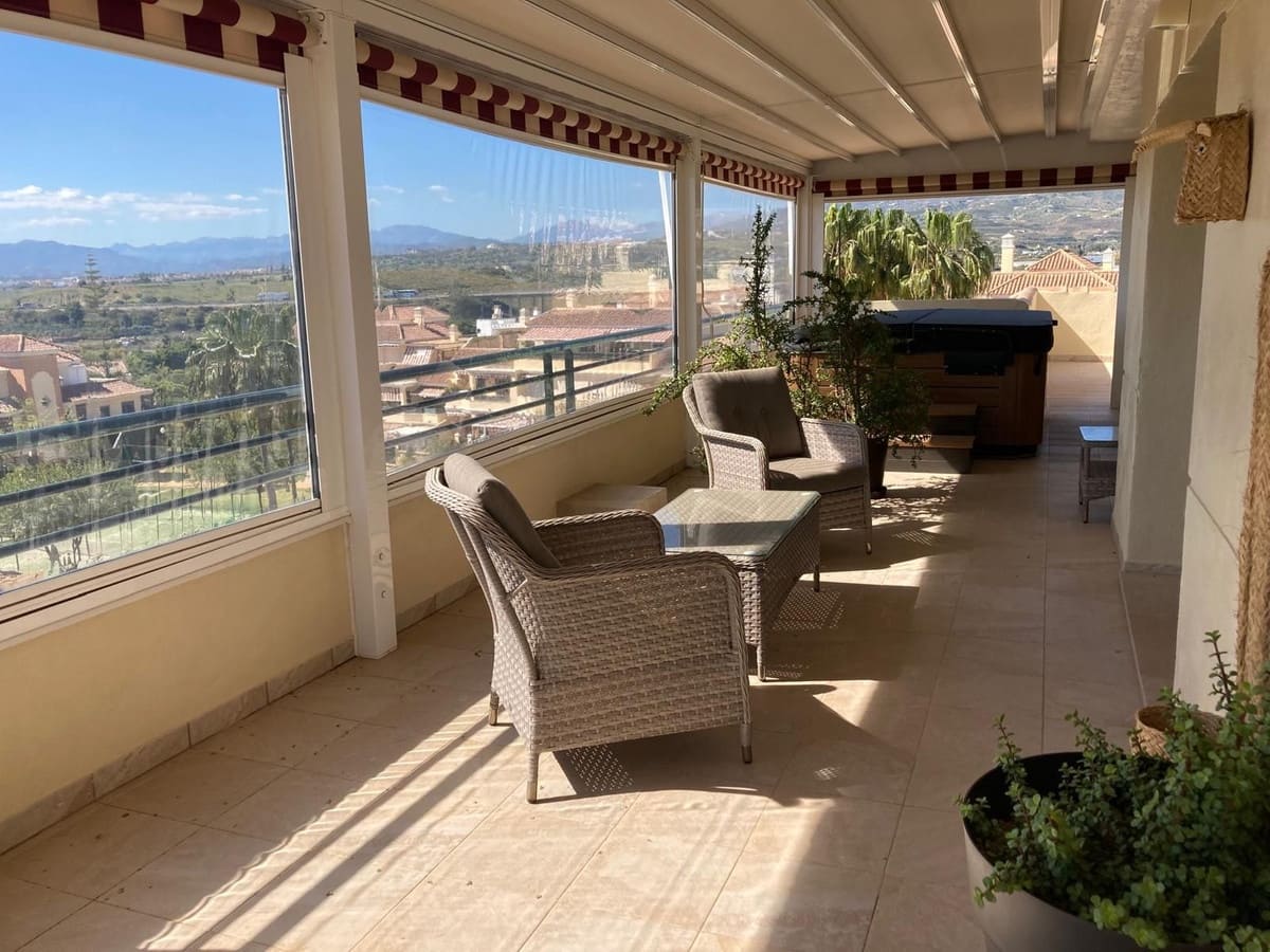 2 slaapkamer Penthouse te koop in Caleta de Velez met zwembad garage - € 485.000 (Ref: 9782200)