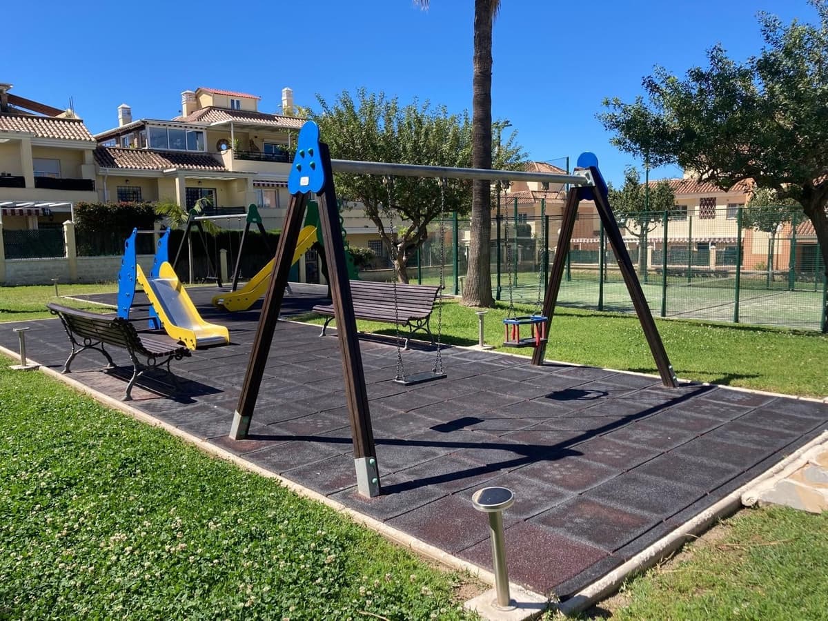 2 bedroom Penthouse for sale in Caleta de Velez with pool garage - € 485,000 (Ref: 9782200)