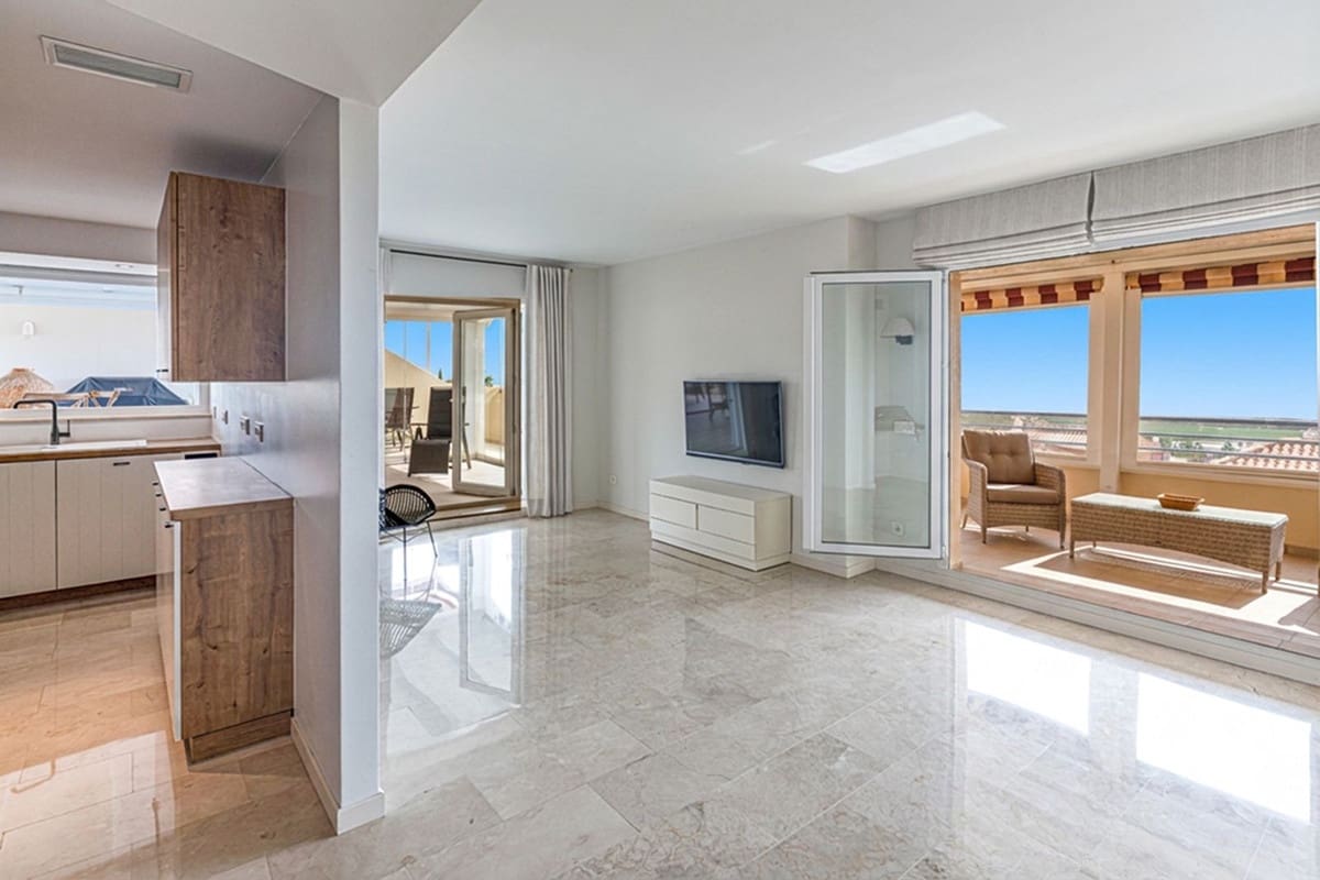 2 slaapkamer Penthouse te koop in Caleta de Velez met zwembad garage - € 485.000 (Ref: 9782200)