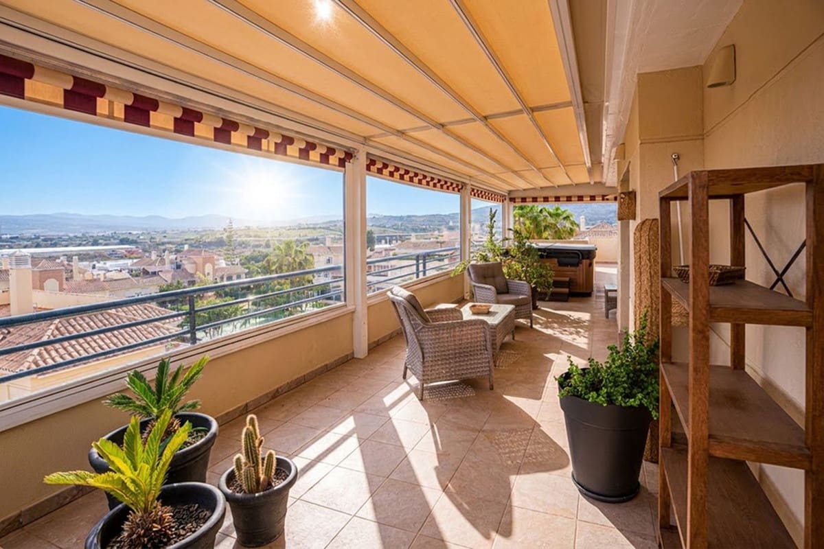 2 slaapkamer Penthouse te koop in Caleta de Velez met zwembad garage - € 485.000 (Ref: 9782200)