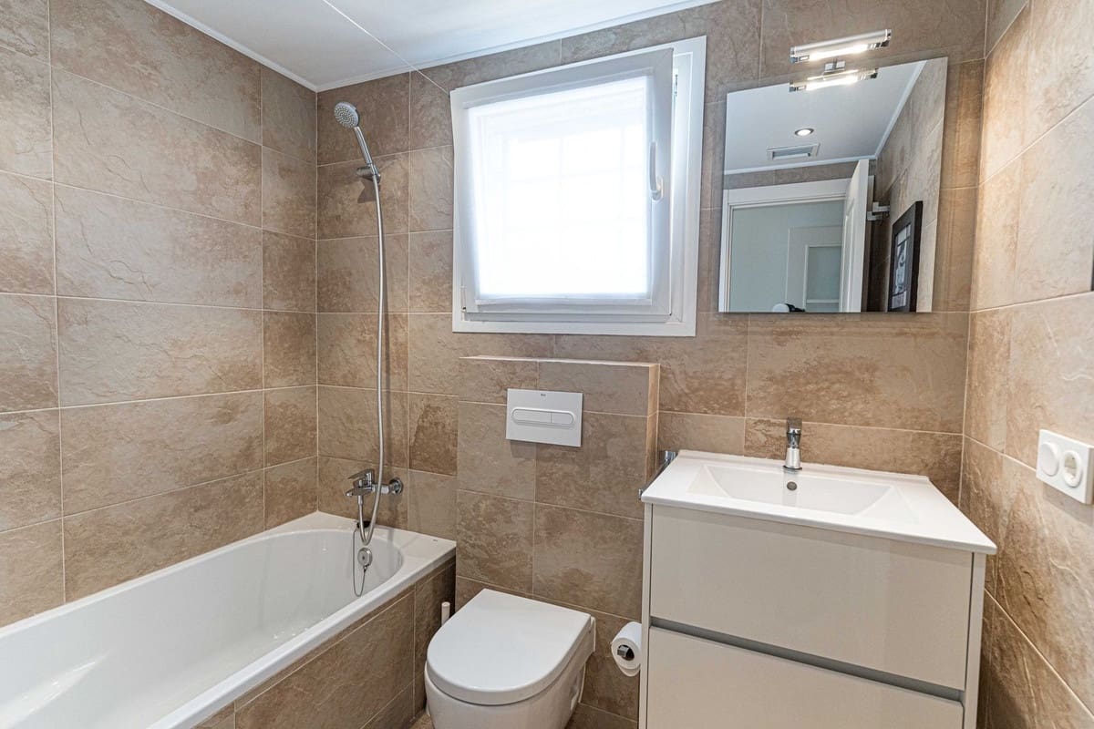 2 slaapkamer Penthouse te koop in Caleta de Velez met zwembad garage - € 485.000 (Ref: 9782200)