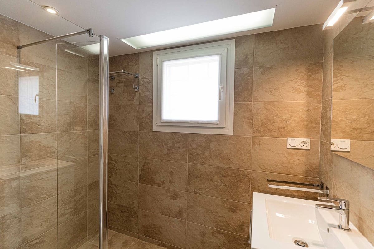2 slaapkamer Penthouse te koop in Caleta de Velez met zwembad garage - € 485.000 (Ref: 9782200)
