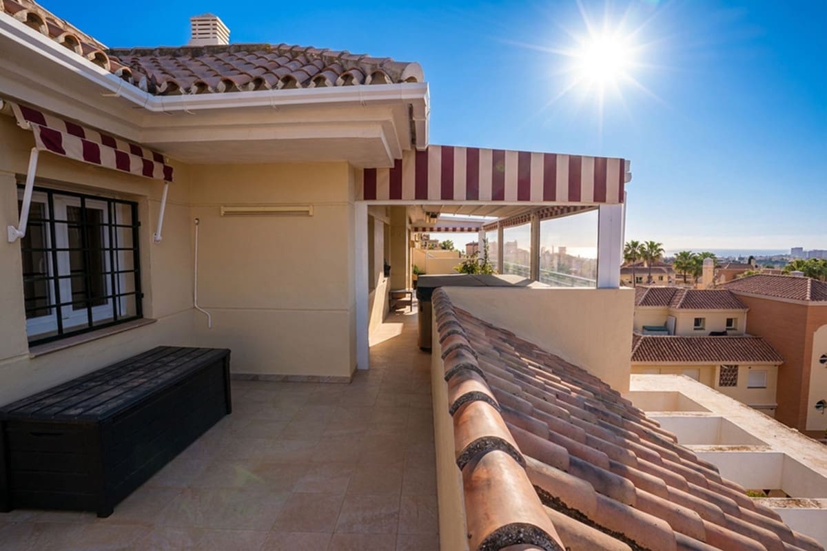 2 slaapkamer Penthouse te koop in Caleta de Velez met zwembad garage - € 485.000 (Ref: 9782200)