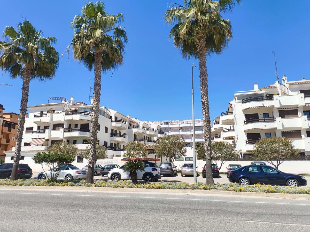 2 Zimmer Strandapartment zu verkaufen in Torrox-Costa mit Pool Garage - 305.000 € (Ref: 9807358)