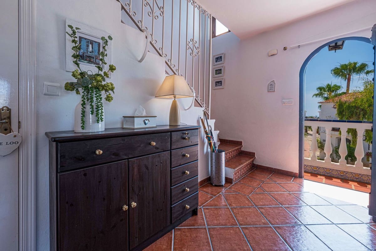 2 soveværelse Semi-Rækkehus til salg i Nerja med swimmingpool - € 520.000 (Ref: 9948798)