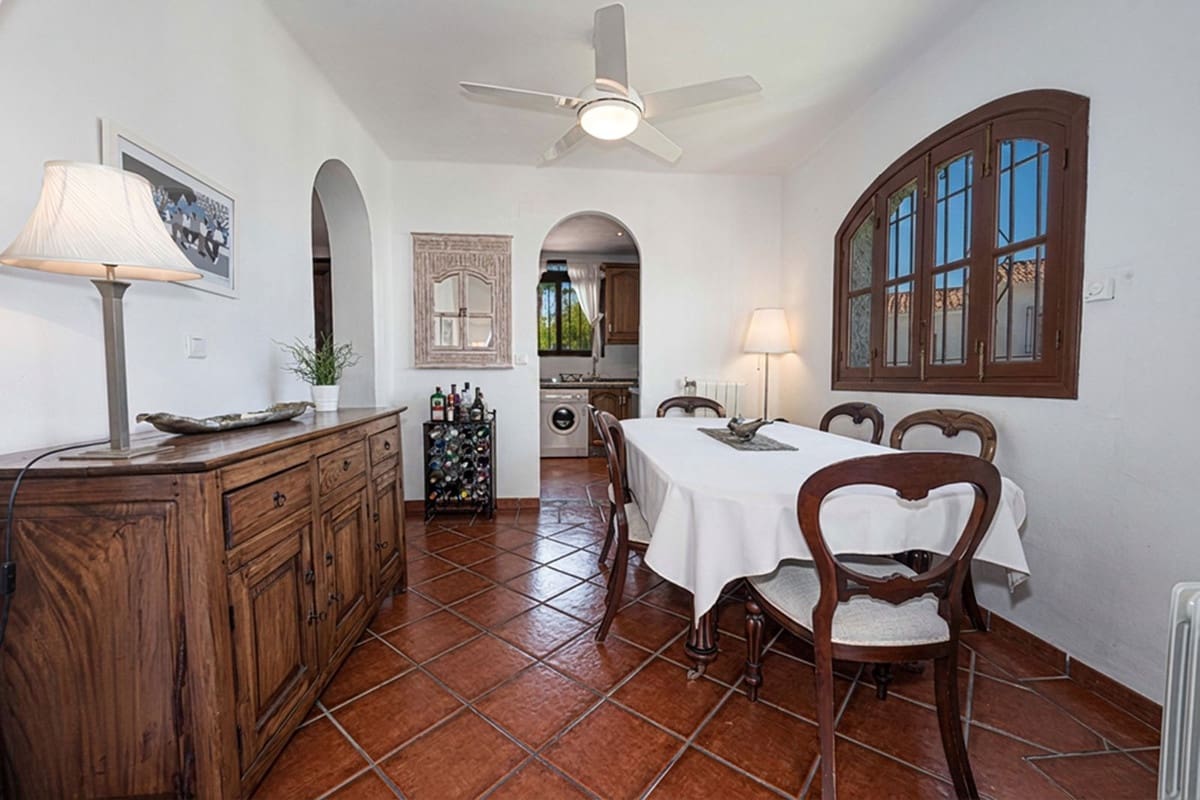 2 soveværelse Semi-Rækkehus til salg i Nerja med swimmingpool - € 520.000 (Ref: 9948798)