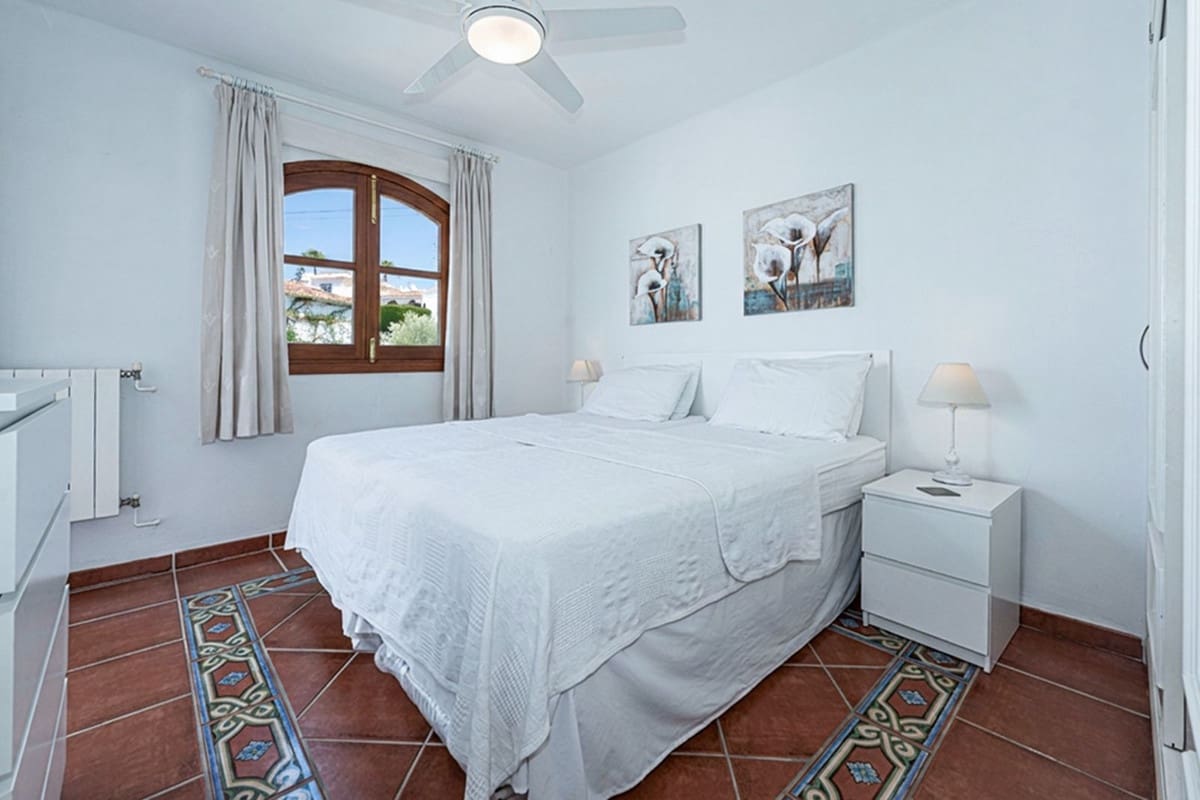 2 soveværelse Semi-Rækkehus til salg i Nerja med swimmingpool - € 520.000 (Ref: 9948798)