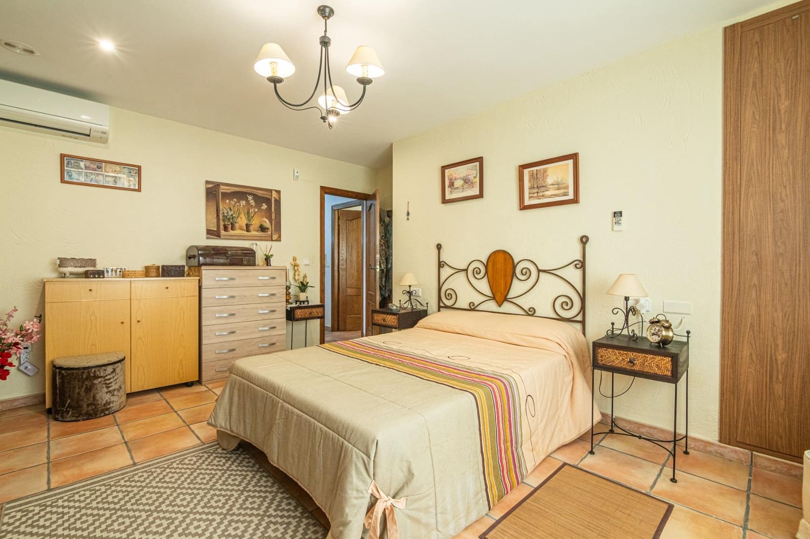 5 bedroom Villa for sale in Elche / Elx with pool - € 785,000 (Ref: 10006365)