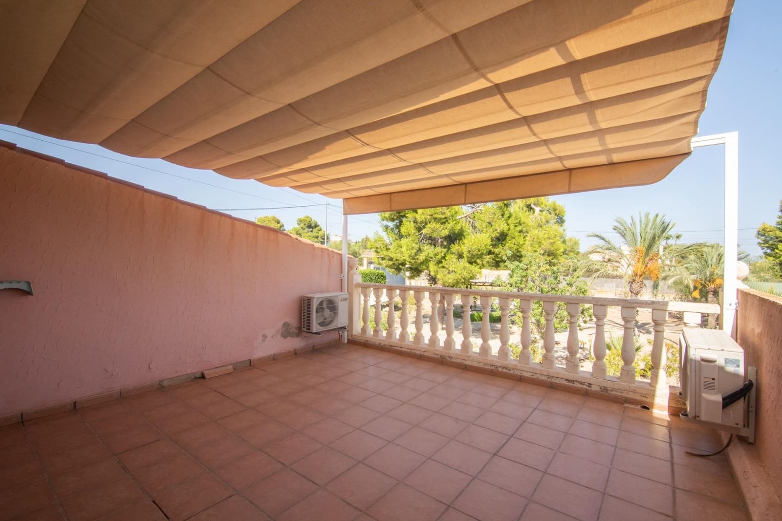 5 bedroom Villa for sale in Elche / Elx with pool - € 785,000 (Ref: 10006365)