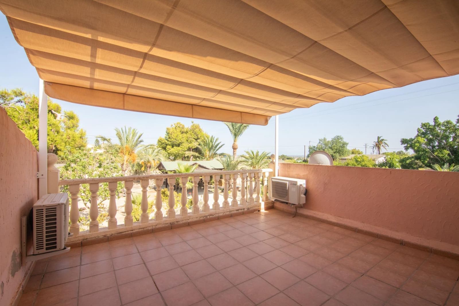 5 bedroom Villa for sale in Elche / Elx with pool - € 785,000 (Ref: 10006365)