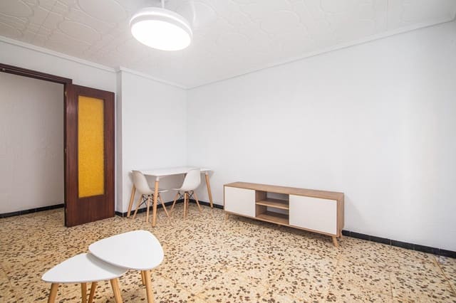 3 bedroom Flat for rent in Centro, Elche / Elx - € 800 (Ref: 10142480)