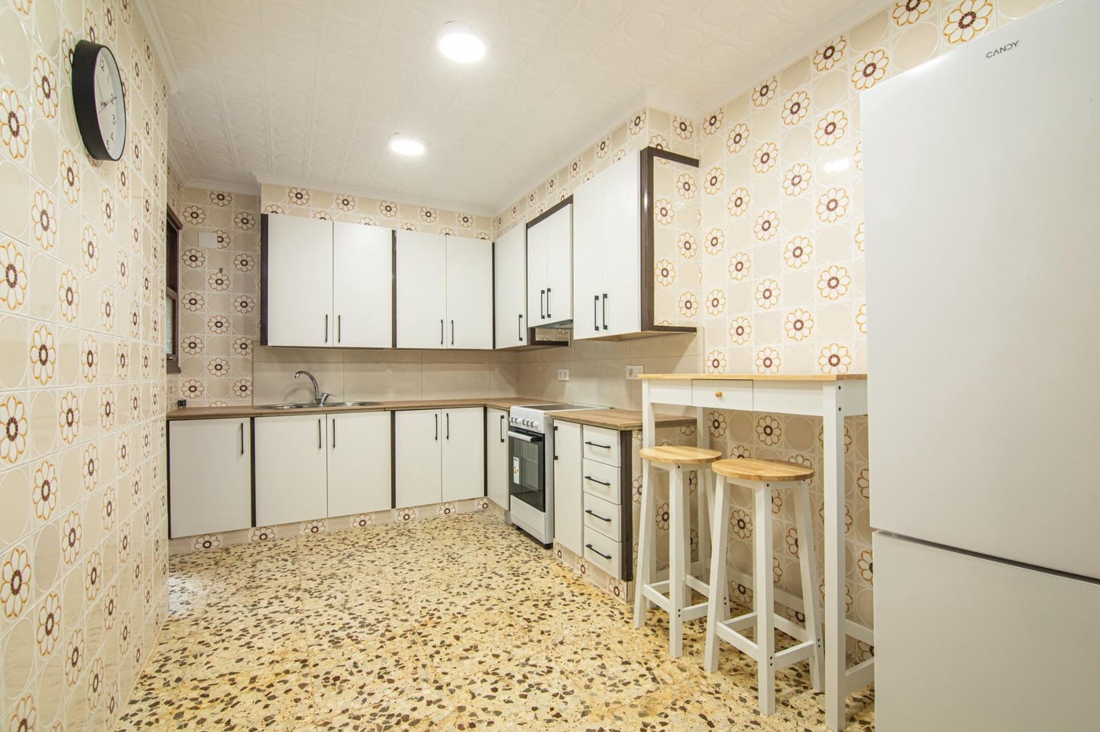 3 bedroom Flat for rent in Elche / Elx - € 800 (Ref: 10142480)