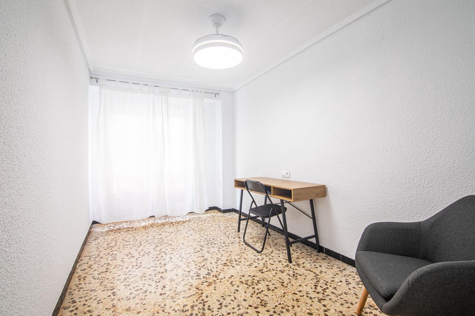 3 bedroom Flat for rent in Elche / Elx - € 800 (Ref: 10142480)