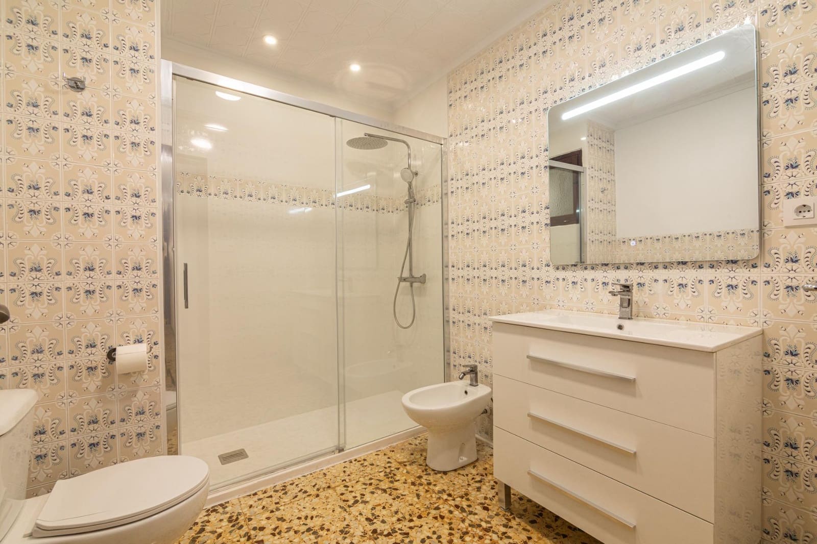 3 bedroom Flat for rent in Elche / Elx - € 800 (Ref: 10142480)