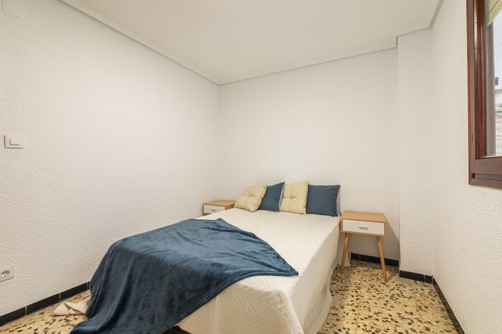 3 bedroom Flat for rent in Elche / Elx - € 800 (Ref: 10142480)