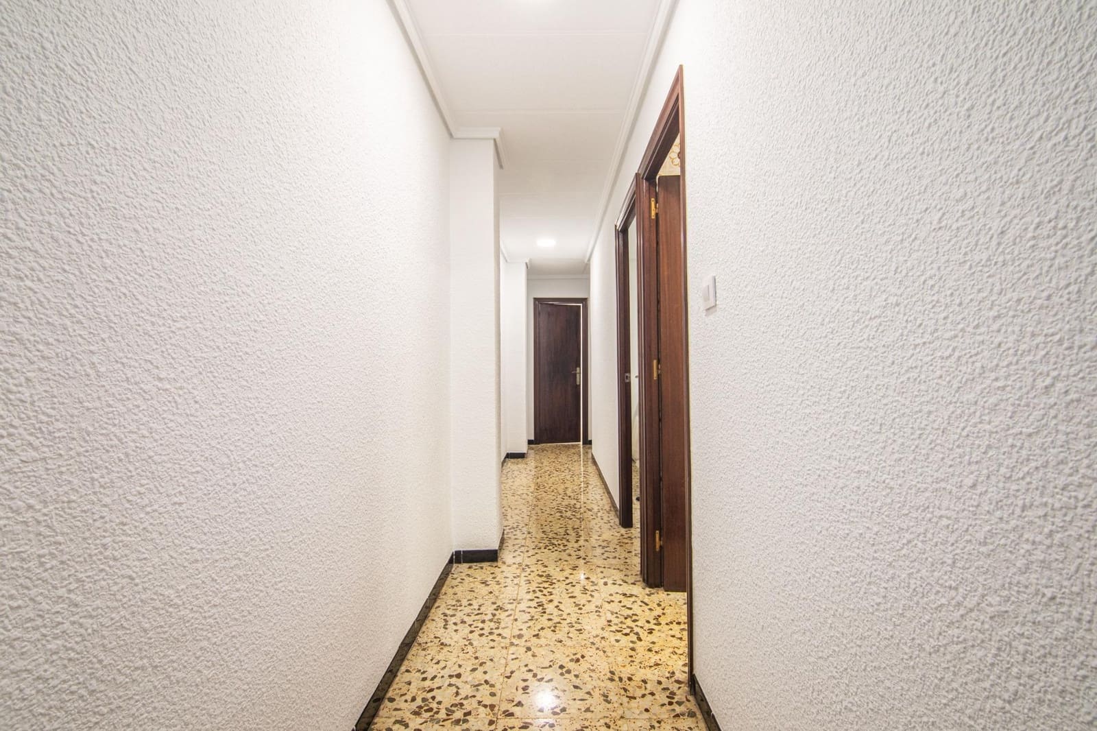 3 bedroom Flat for rent in Elche / Elx - € 800 (Ref: 10142480)