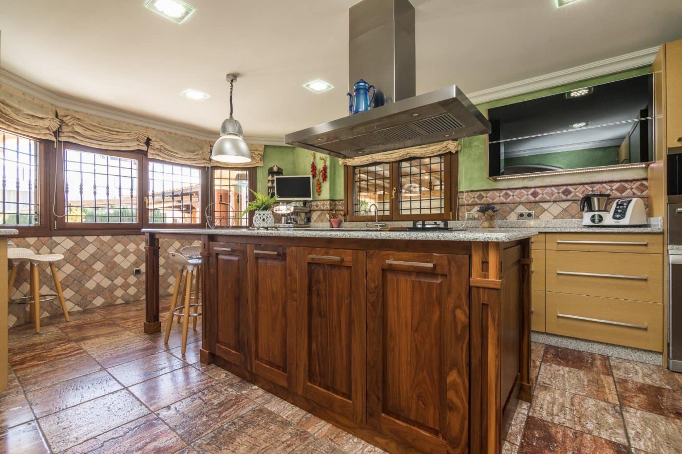 5 bedroom Villa for sale in Elche / Elx with pool garage - € 895,000 (Ref: 6708922)
