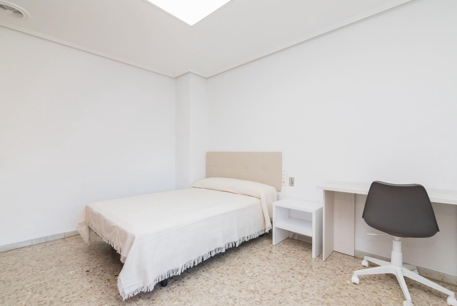 4 soverom Leilighet til leie i Elche / Elx - € 1 400 (Ref: 7951490)