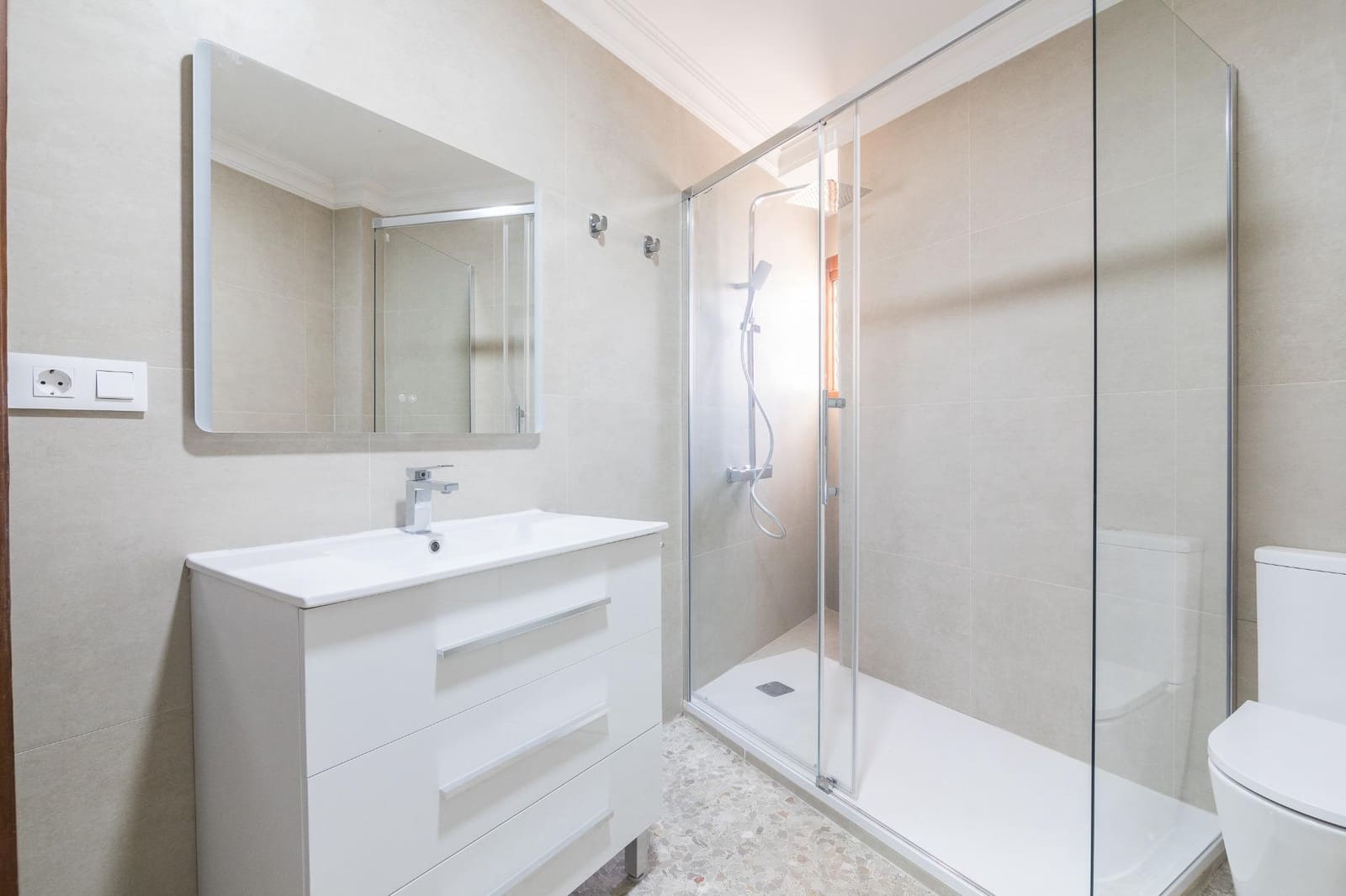 4 bedroom Flat for rent in Elche / Elx - € 1,400 (Ref: 7951490)