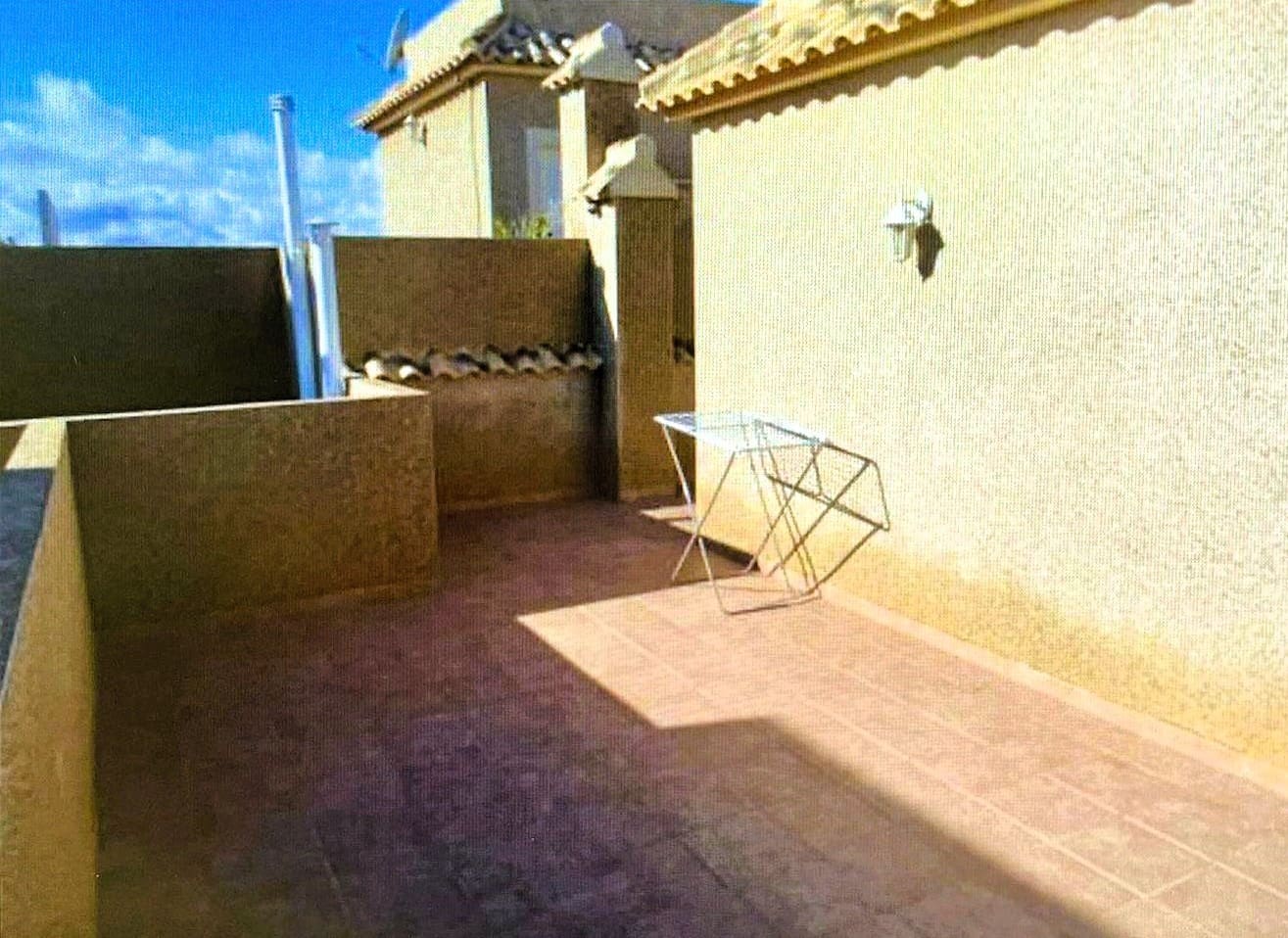 3 sovrum Radhus att hyra i Gran Alacant med pool - 1 000 € (Ref: 8531872)