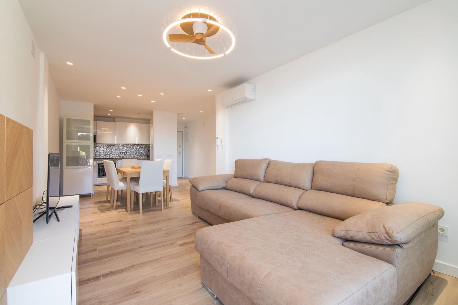 3 makuuhuone Asunto vuokrattavana paikassa Santa Pola mukana uima-altaan - 1 500 € (Ref: 8551101)