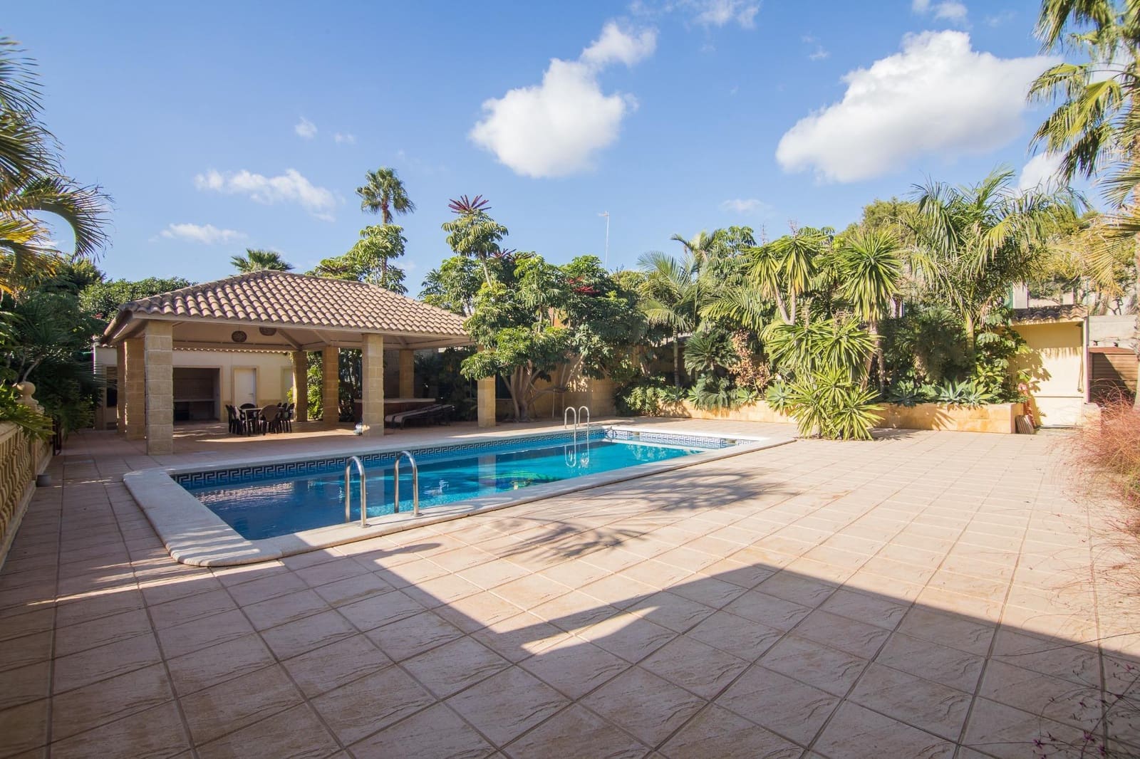 4 bedroom Villa for sale in Elche / Elx with pool - € 595,000 (Ref: 8708175)