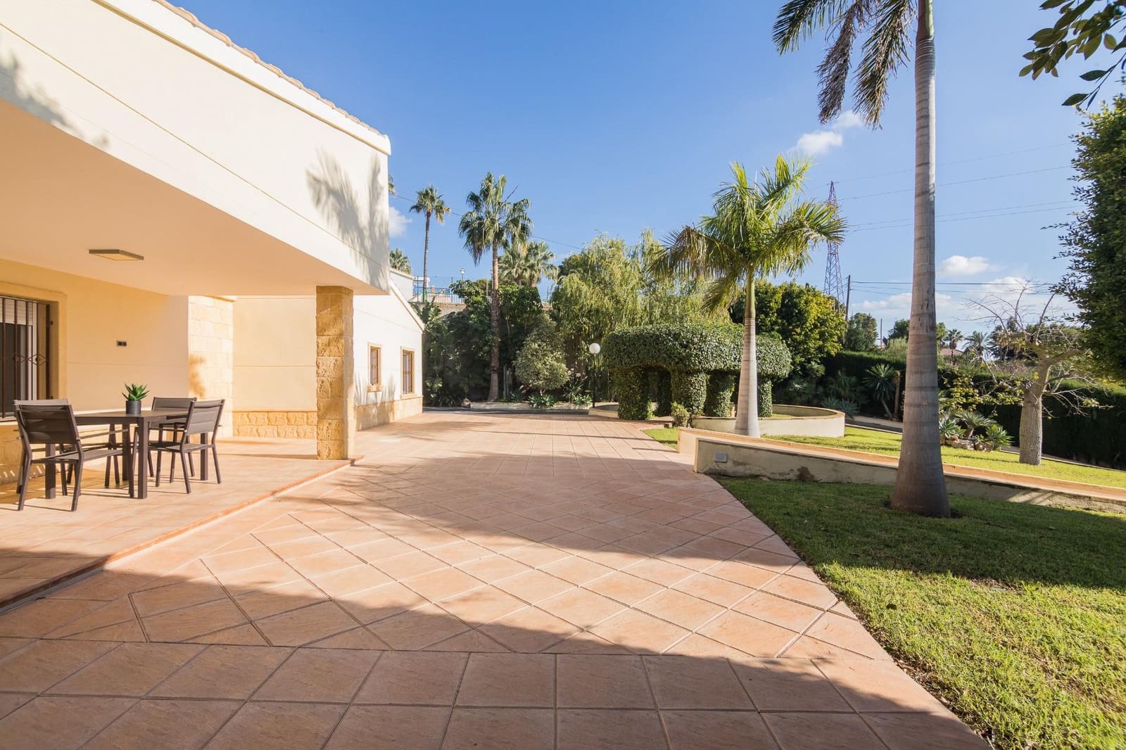 4 bedroom Villa for sale in Elche / Elx with pool - € 595,000 (Ref: 8708175)